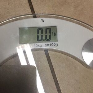 Unboxed weight scale to test only, new without tag.  Health scales.